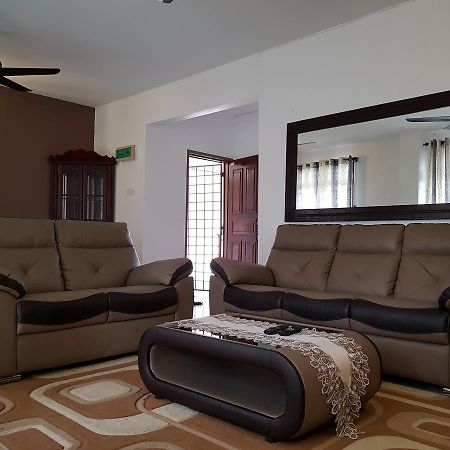 Anjung Homestay Sepang Exterior foto